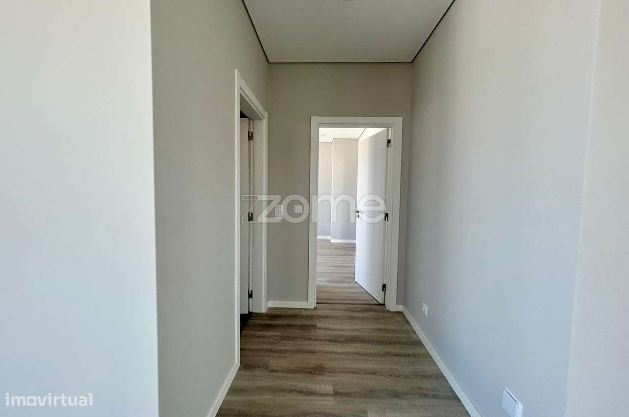 Moradia T4 com piscina, suíte e garagem em Azeitão-32