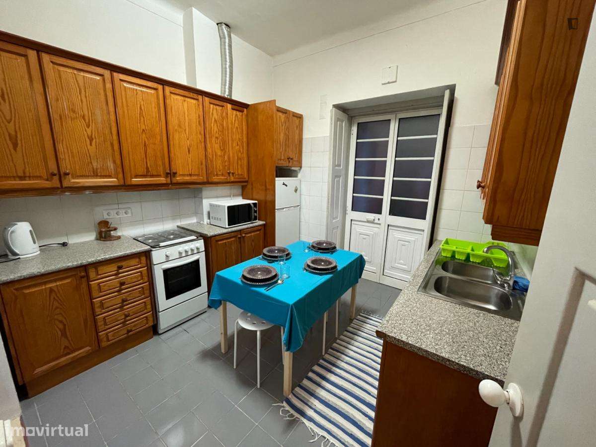 Quarto - localizado em Montes Claros Coimbra - Grande imagem: 2/8