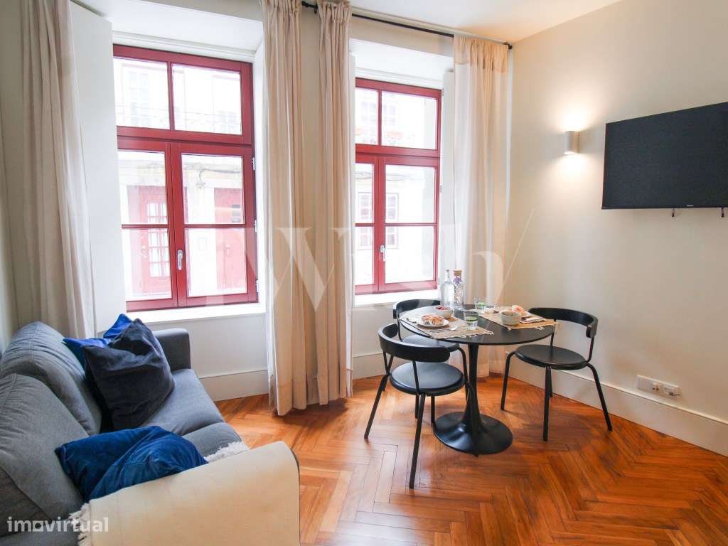 Apartamento com 1 quarto, ar condicionado, renovado na Baixa do Porto - Grande imagem: 2/15