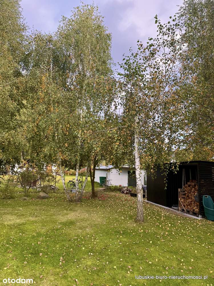 Komfortowy dom jednorodzinny z pięknym ogrodem-3