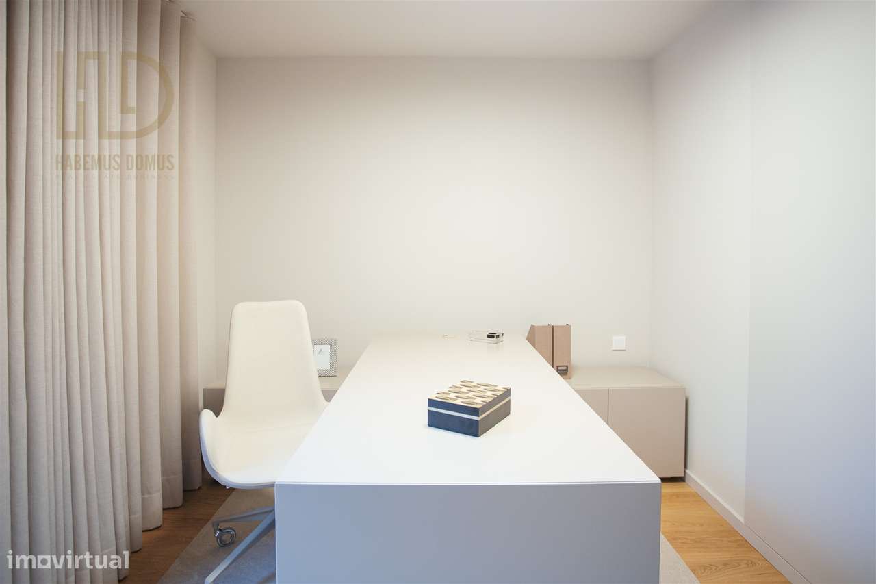 Apartamento T4 nos Jardins da Arrábida-16