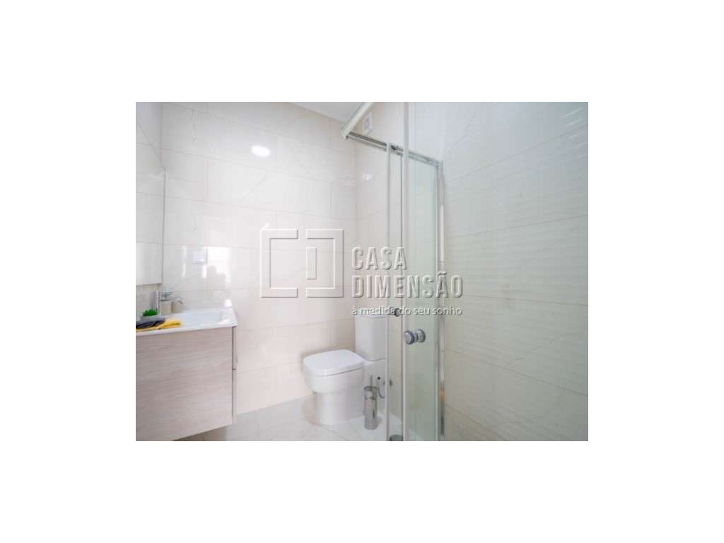 Apartamento de tipologia T2 com varanda, mobilado e equipado em Ben...-27