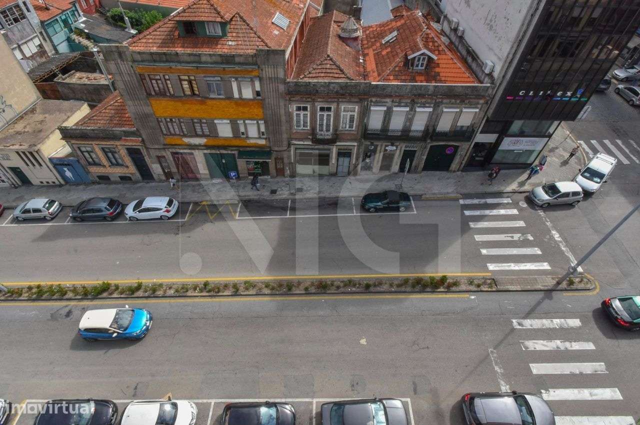 Apartamento T2 em Campanhã Totalmente Mobilado e Equipado-29