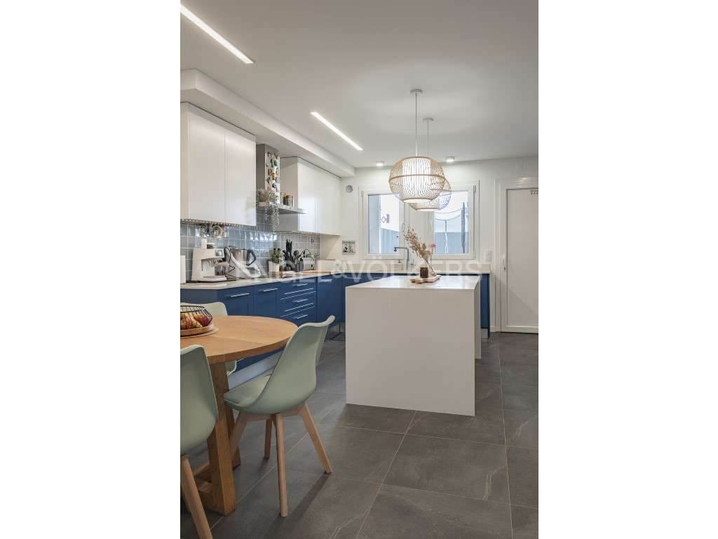 Moradia T4 moderna de luxo em Fernão Ferro-16