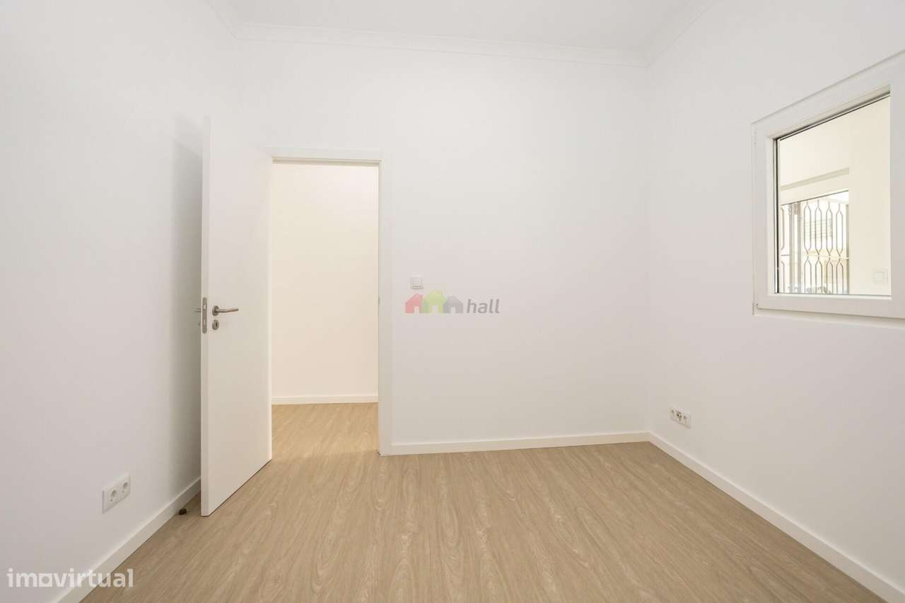 Apartamento T1 Totalmente Remodelado com Terraço Privativo (45 m2)-8