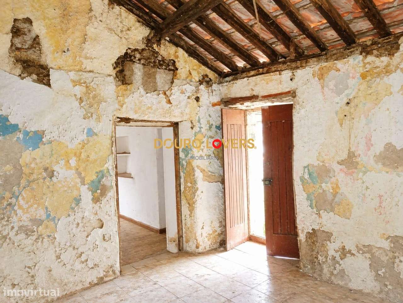 TERRENO COM 978 m2 | POTENCIAL PARA 2 MORADIAS GEMINADAS | GONDOMAR-13