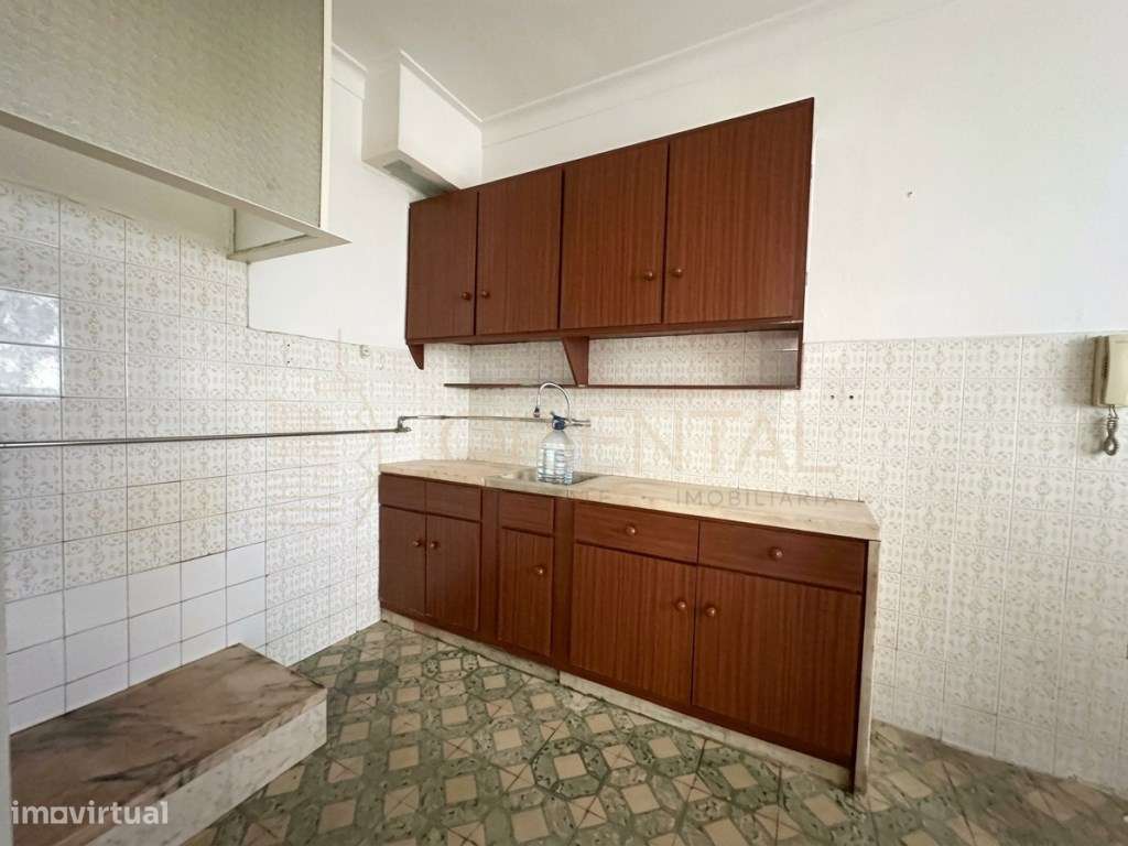Apartamento T2 localizado na Calçada de Carriche, no Lumiar.-5