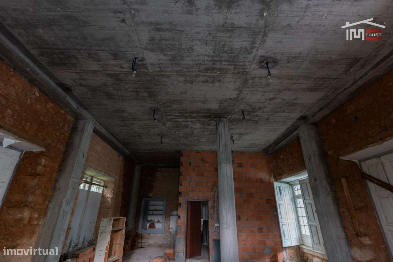 PREDIO PARA RECUPERAR A 300 METROS DO SANTUARIO DE FÁTIMA COM AREA ...-27