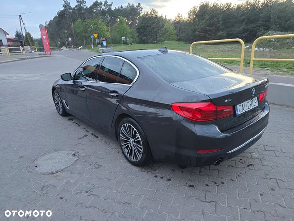 BMW Seria 5 530i xDrive Luxury Line - 1