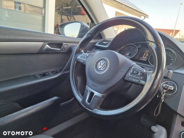 Volkswagen Passat 2.0 TDI Comfortline DSG - 27