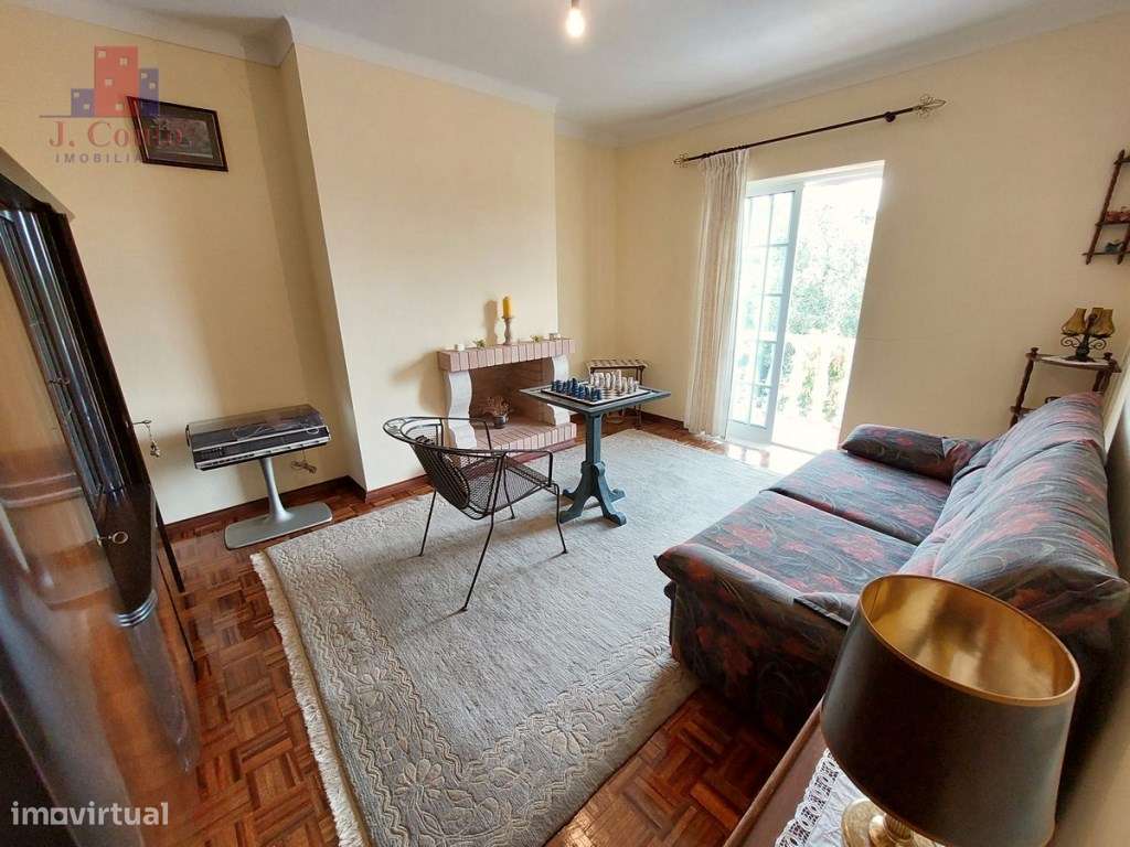 Quintinha com 14.000m2 de terreno com mina de água e árvores de fruto.-25