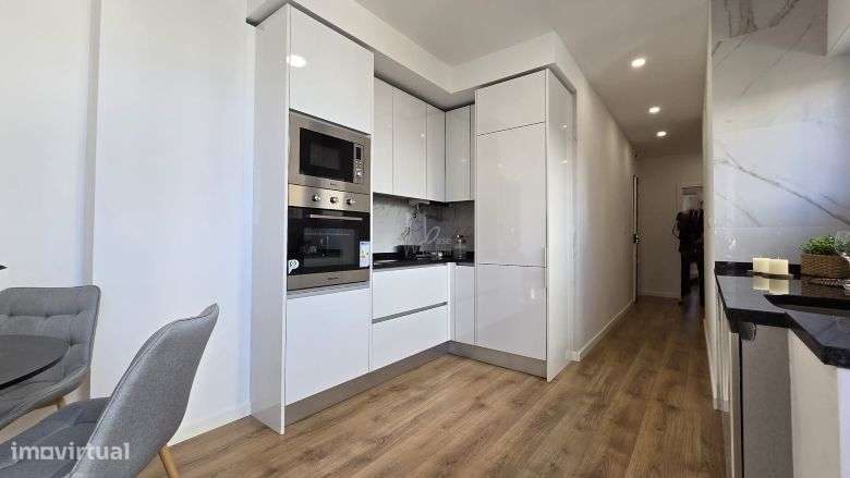 &#127991;&#65039;Apartamento T3 Remodelado em Benfica – Moderno e Cent-4