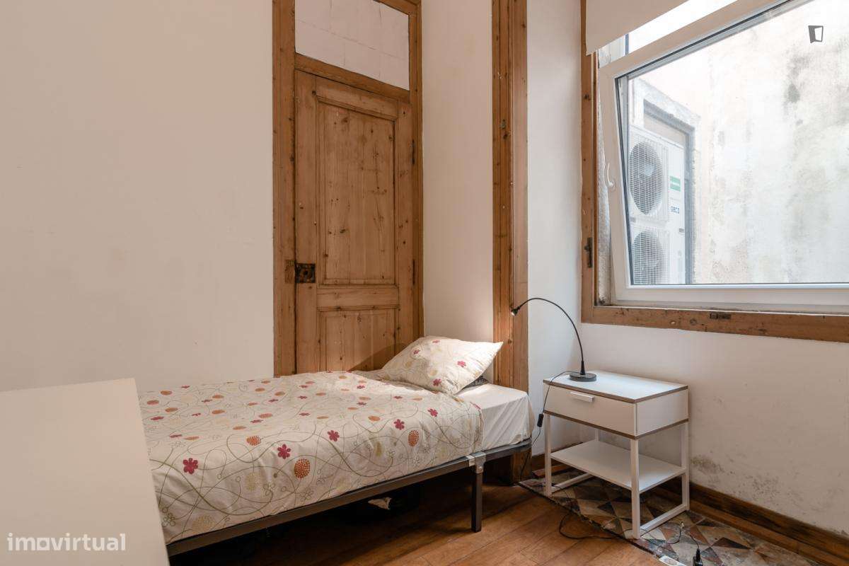Quarto - localizado em Santa Apolónia Lisbon - Grande imagem: 4/7