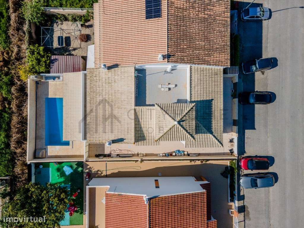 Moradia T3 com piscina e garagem em Lagoa-5