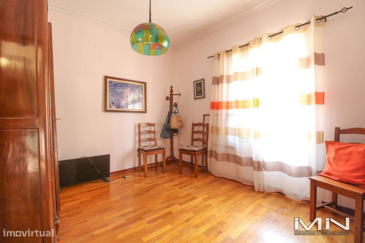 Mini Quinta com Construção Robusta, Poço, Adega e Viabilidade para Seg-13