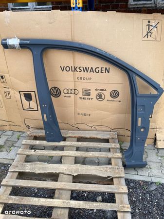 Poszycie słupka prawe próg VW Touran II 10-15 - 1