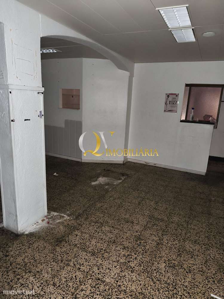 Excelente loja para venda sita no Cacém-21