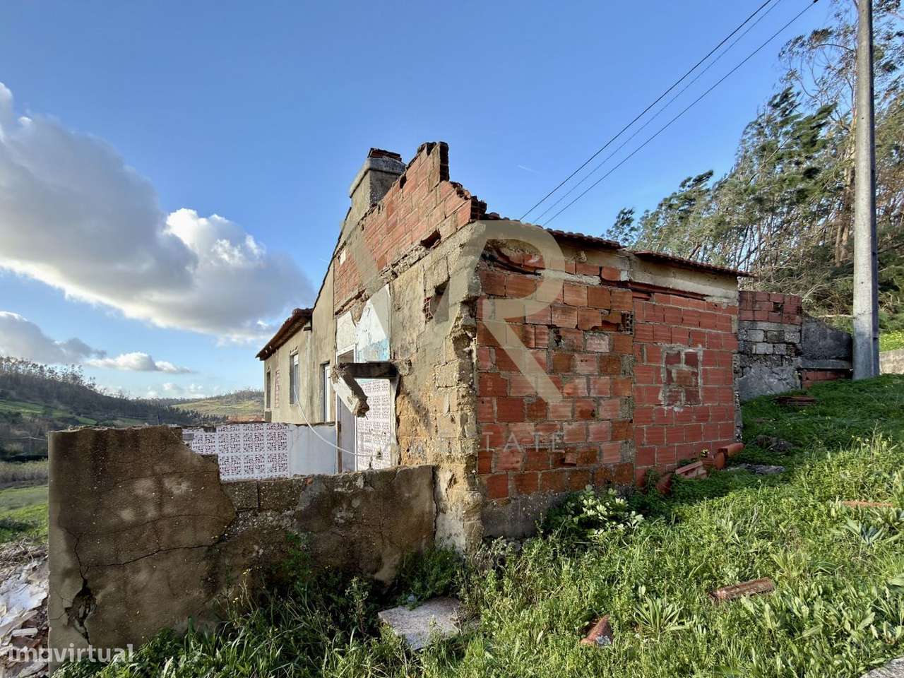 Moradia para Remodelação com Terreno Generoso em Ourém - Grande imagem: 5/15