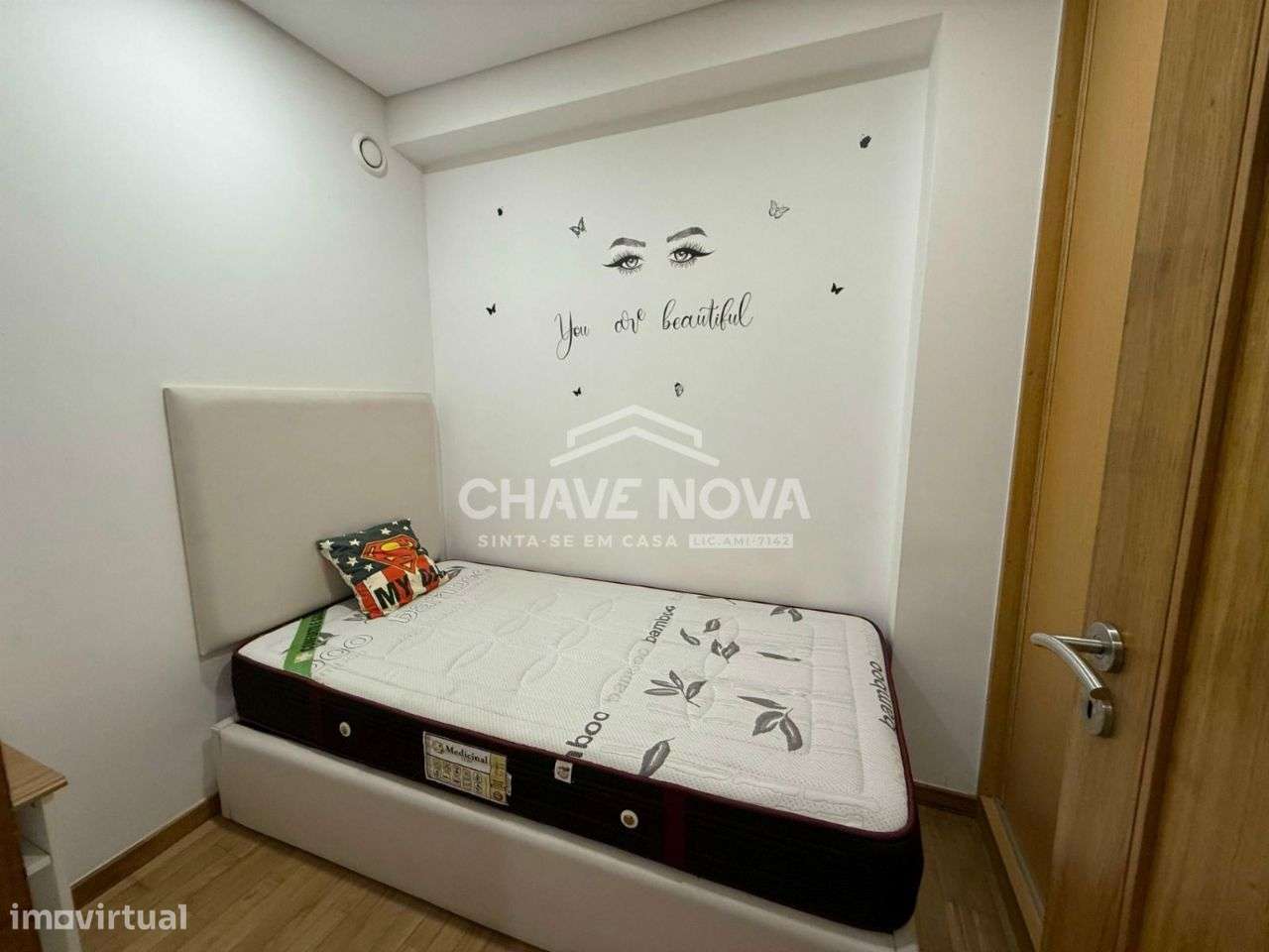 Apartamento T2+1 Renovado c/ Lugar de Garagem em Santa Marinha-6