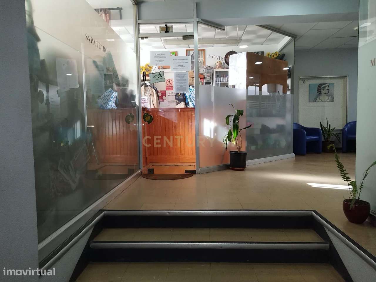 Loja Comercial à Venda – Mem Martins-1