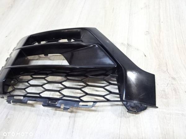 Audi Q2 81A kratka zderzaka prawa 81A807682C - 2