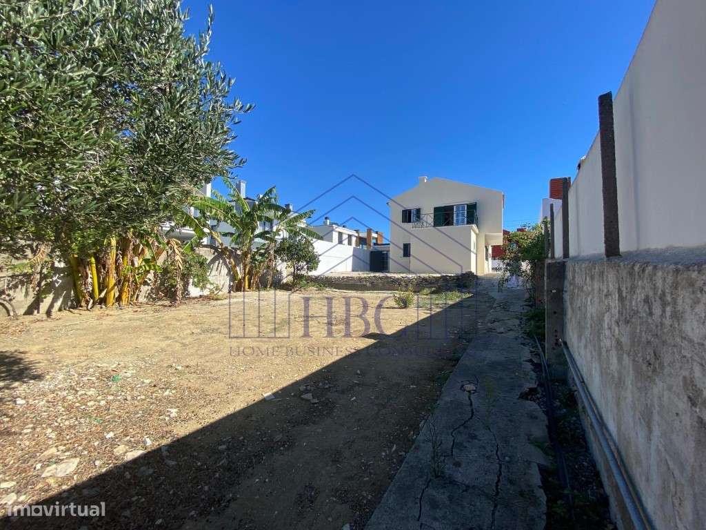Moradia T4 com Amplo Jardim e Potencial de Remodelação em Alcabidec...-59