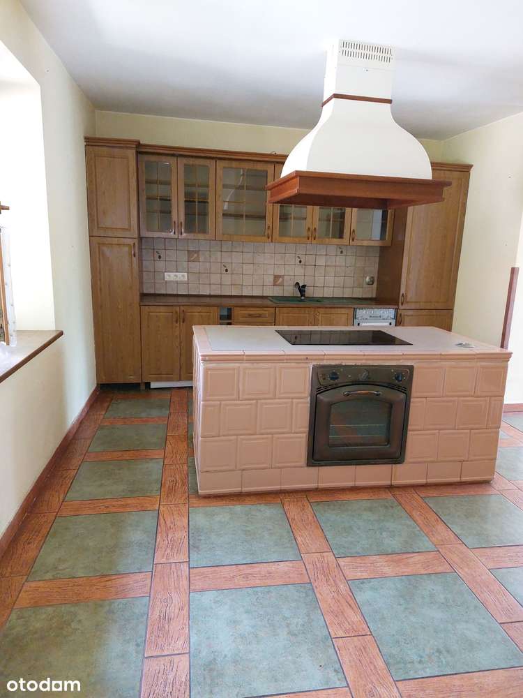 Dom wolnostojący stylizowany na dworek  225 m2 na działce 1100 m2.-6