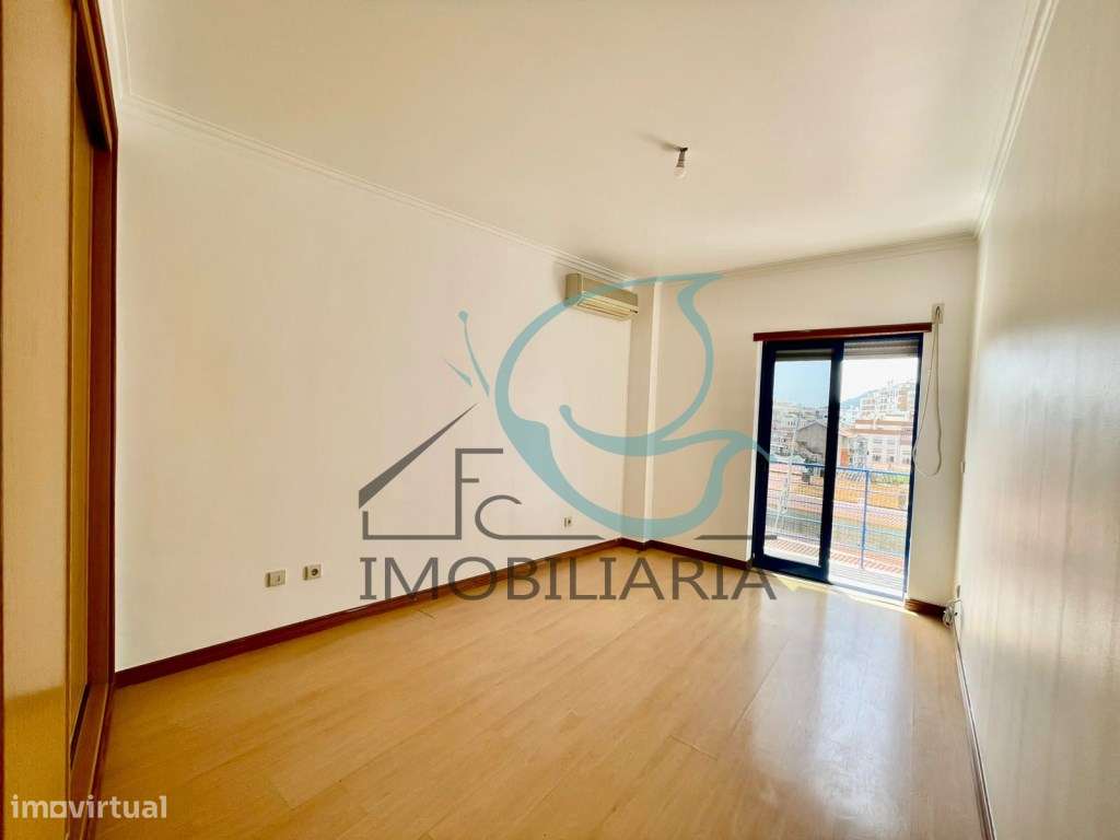 Excelente Apartamento T3 em Setúbal-13