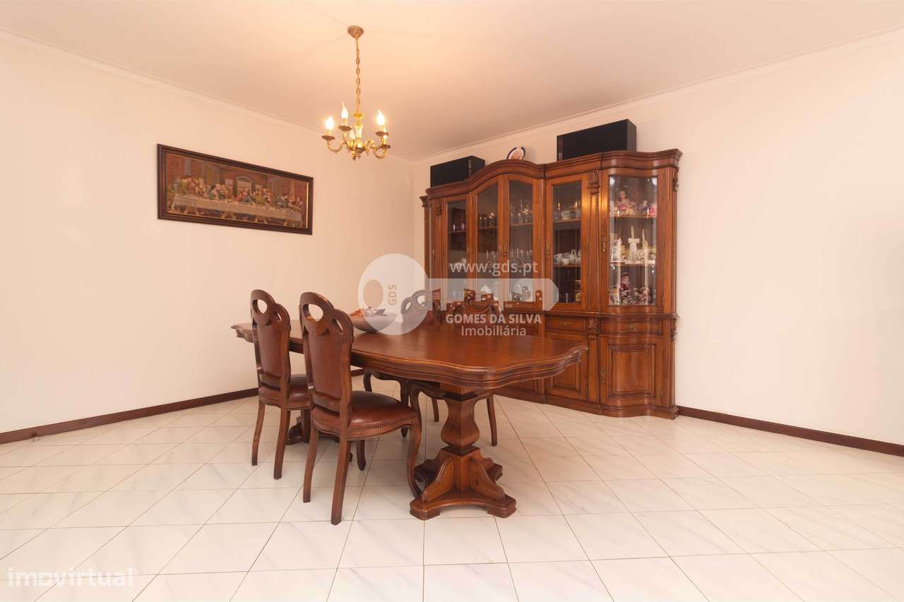 Apartamento T3 c/ lugar de garagem - Edifício do Galo-6