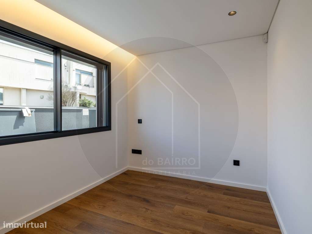 Moradia T4 com Piscina, design moderno, em Vila Nova de Gaia-33