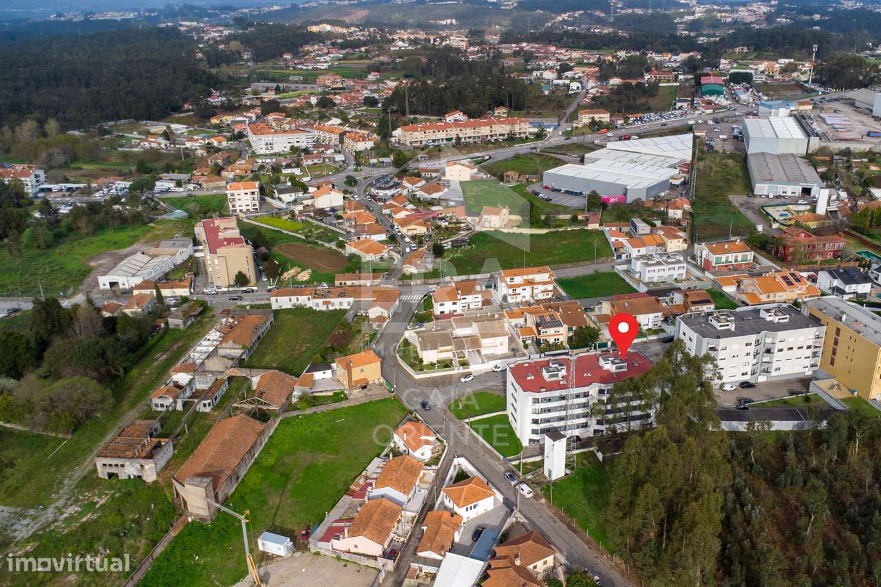 Apartamento T2 moderno com garagem em Grijó-4