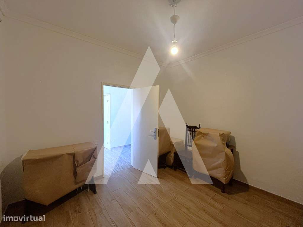 Moradia T4 com quintal e garagem em Arraiolos-9