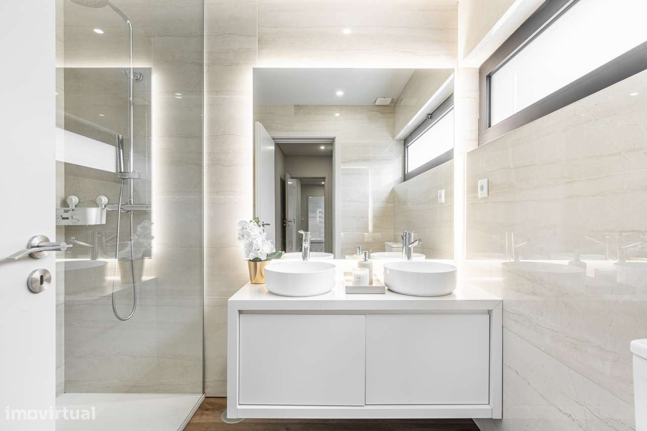 Moradia de Arquitetura Contemporânea com Piscina | Fafe-25