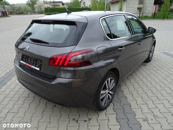 Peugeot 308 1.2 PureTech GPF Allure Pack S&S EAT8 - 6