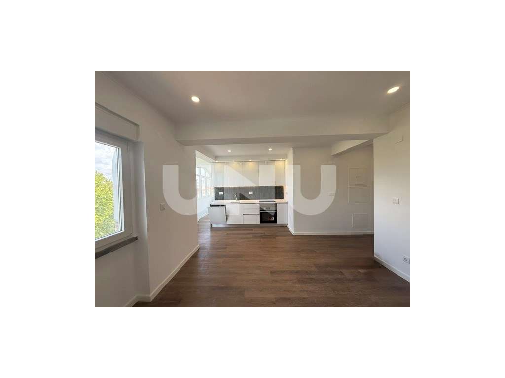 Apartamento T2 na Amadora com muita luminosidade-17