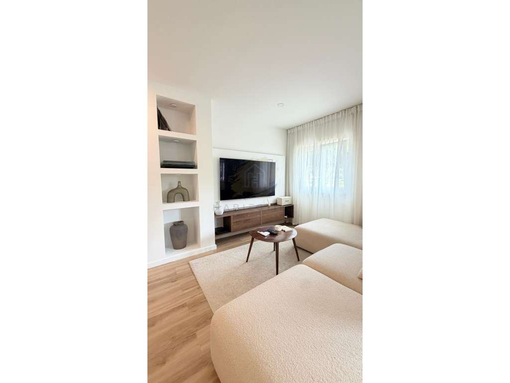Apartamento T2 totalmente remodelado com suite-6
