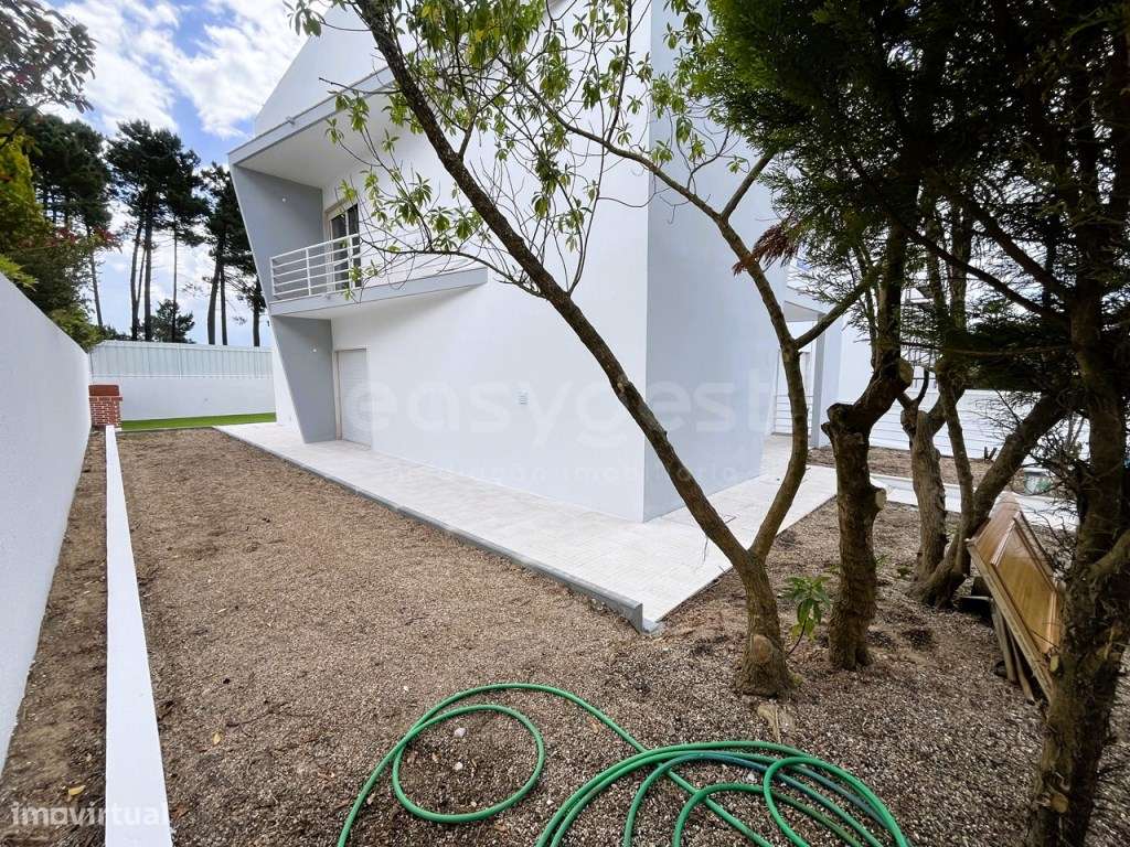 Moradia T4 - Situada na cotovia - em fase final de melhoramentos - Grande imagem: 4/30