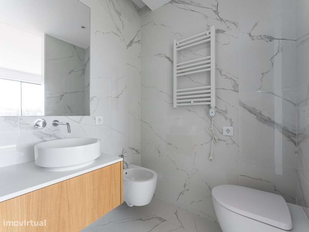 Apartamento T4 com 3 frentes em Matosinhos sul, no edifício Nautilus-55