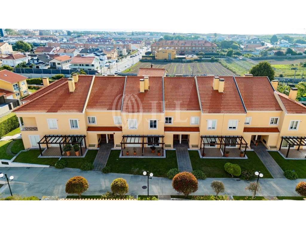 Moradia T4 em condomínio em Gulpilhares Porto-30
