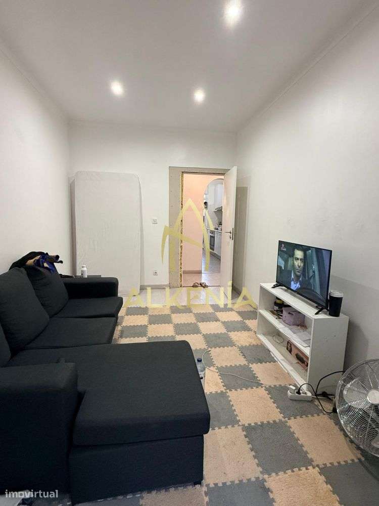 T2 próximo ao comboio em Queluz-2