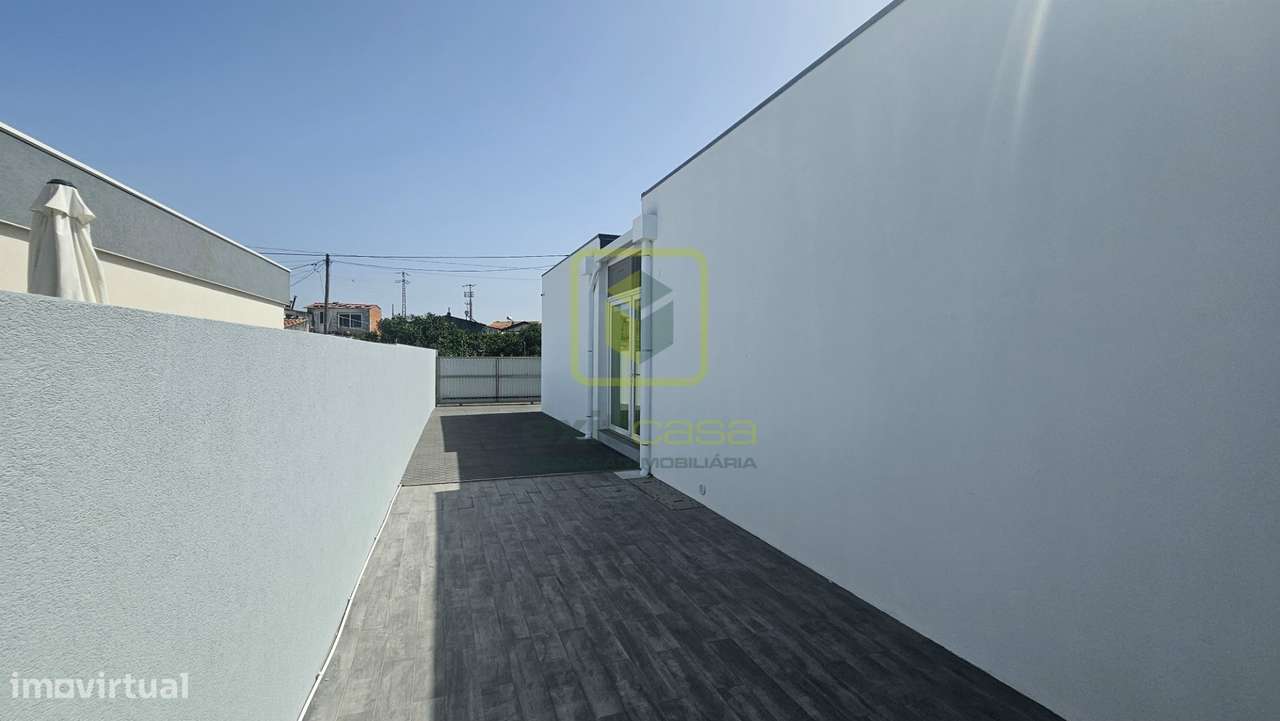 Moradia de Luxo a 5 Minutos da Praia da Barra-36