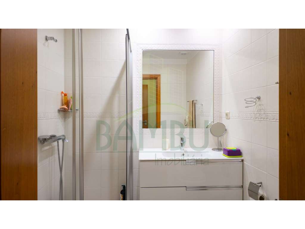 Moradia T4 térrea, com piscina, para venda em Vilar de Mouros.-24