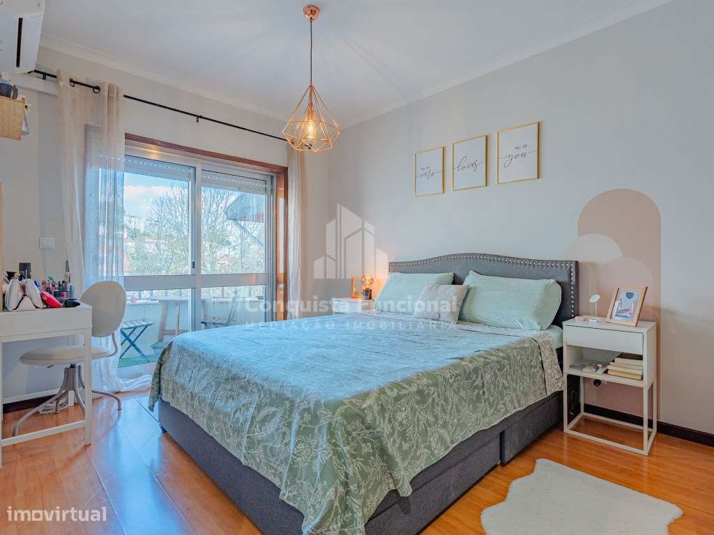 Apartamento T3 situado na zona de Mafamude-11