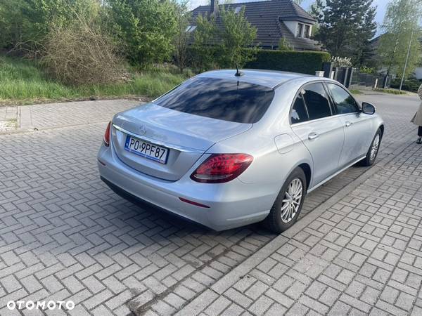 Mercedes-Benz Klasa E 200 d T 9G-TRONIC - 7