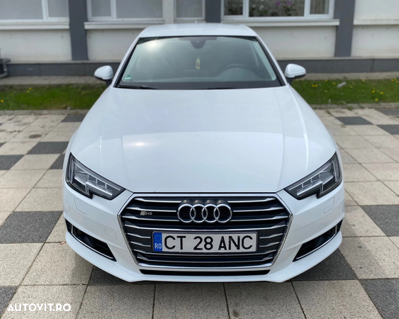 Audi A4 2.0 TDI S tronic - 1