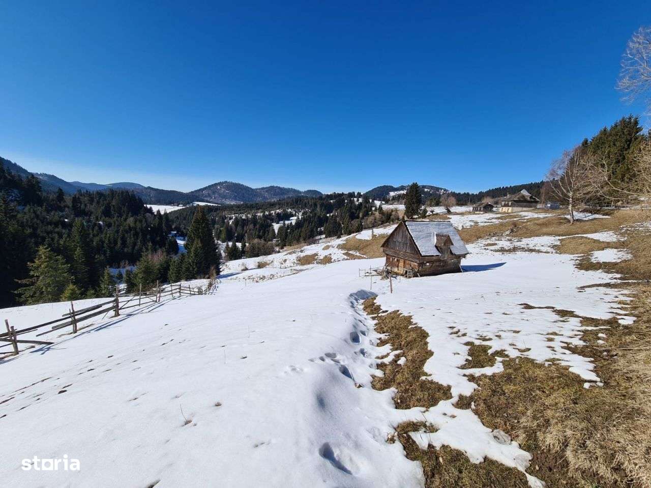 Teren situat langa padure de Vanzare - Imagine principală: 3/6