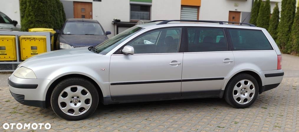 Volkswagen Passat 1.6 Basis - 21