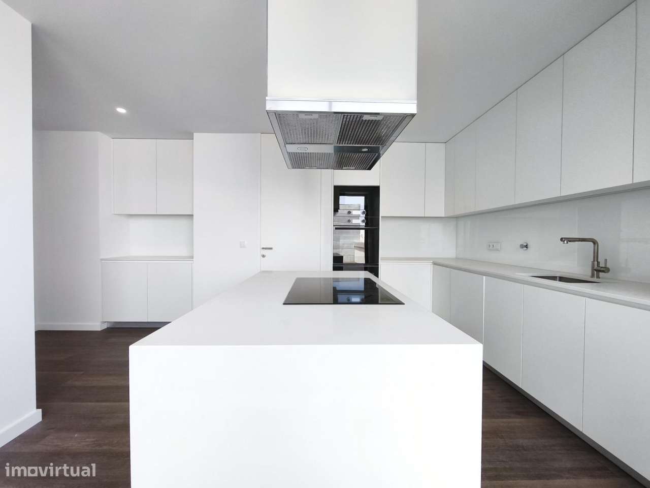 Apartamento T4 Novo (com Terraço e Centro Cidade)-10