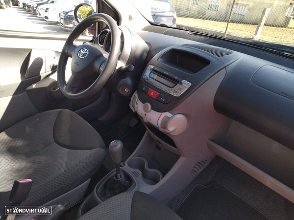 Toyota Aygo 1.0 + AC - 8