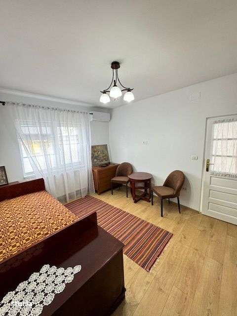 Casa renovata cu 1.052 mp teren, SASCUT(Targusor),  jud. Bacau-11